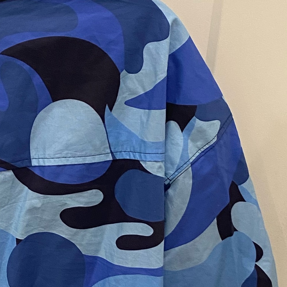 Marni short sleeve shirt, black in front and beautiful blue patterns only back
